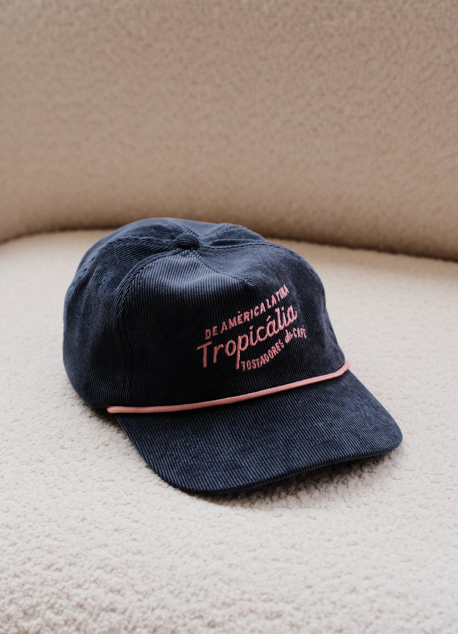 Gorra en pana azul