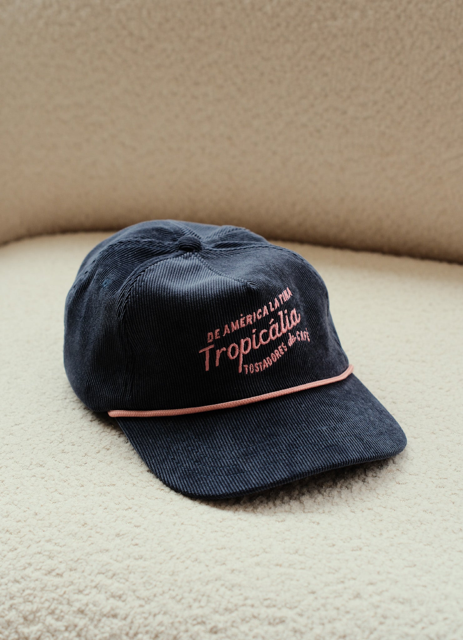 Gorra en pana azul